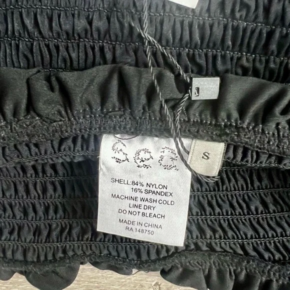 NWT SEA Bobby Smocked Bikini Bottom High-Waisted Black
Stretchy bottom only S - Picture 9 of 9